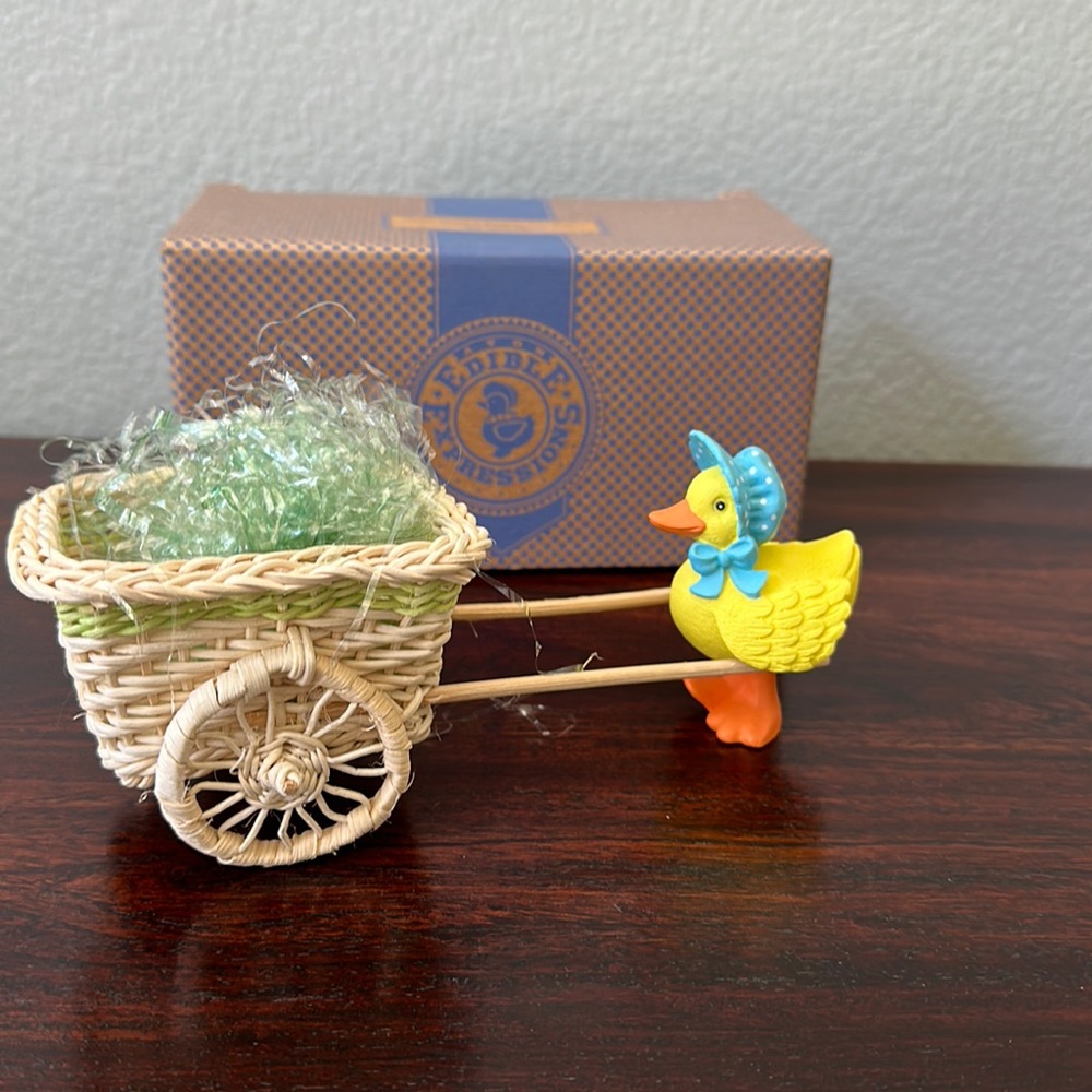 Avon, Dora Duck